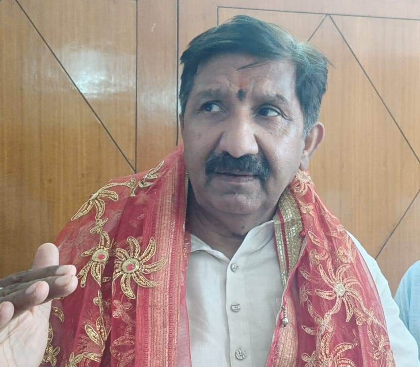 neta pratipaksh mukesh agnihotri  worship mata nainadevi