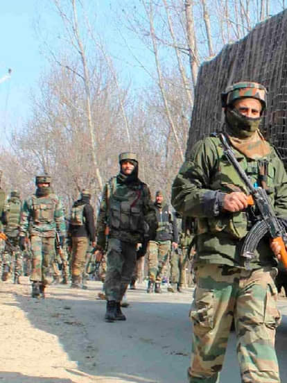 कुलगाम में सुरक्षाबलों ने लश्कर के दो आतंकियों को किया ढेर