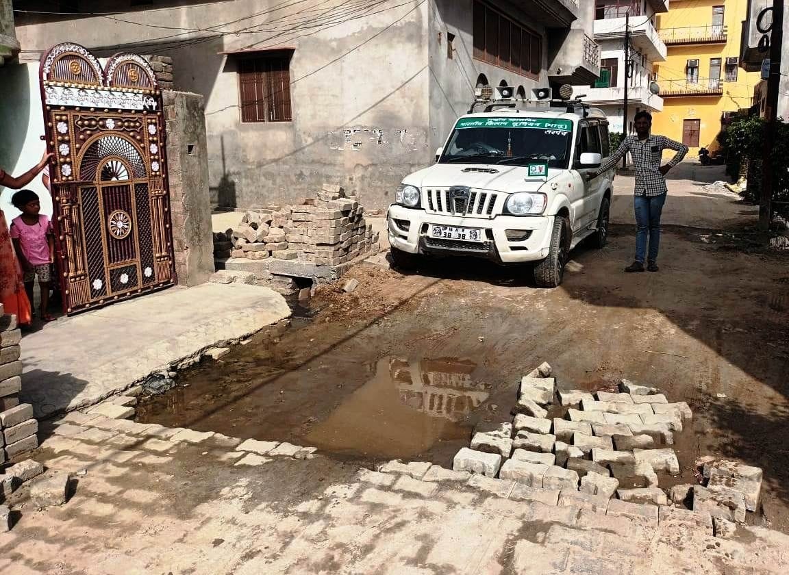 The municipality forgot to uproot the Ambedkar street of Ashok Nagar