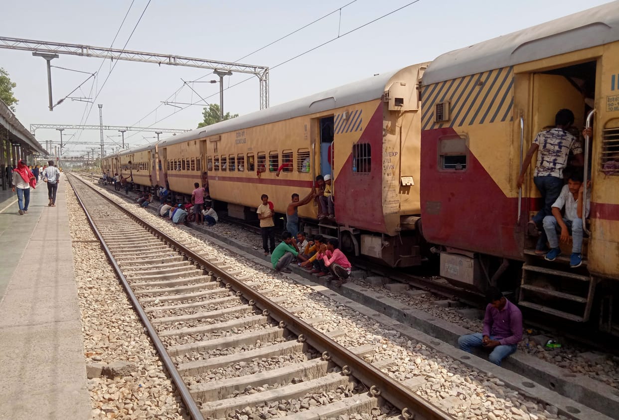 Jaynagar Express stood at Laksar station for one and a half hours