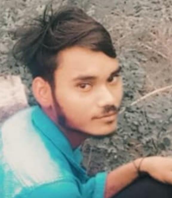 Bike riding laborer dies due to uncontrollable car collision, two serious
