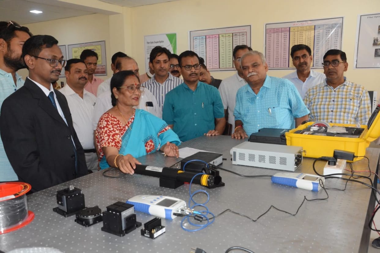 Opportunity to work in the field of photonic and fiber optics