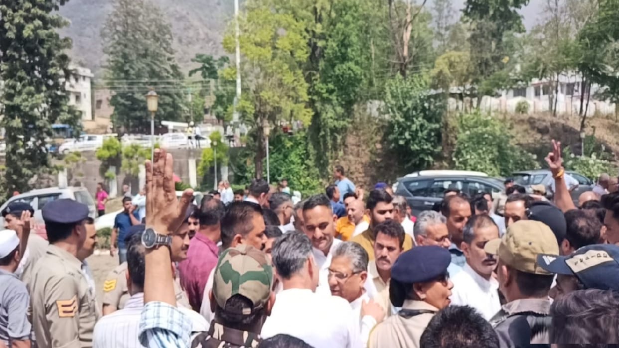 BJP MLA scuffles with youth congress general secretary for raising slogans against Nadda