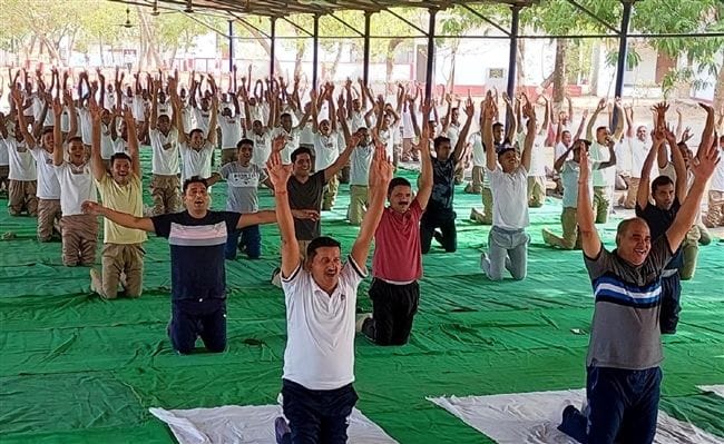 9125 people practiced yoga in camps