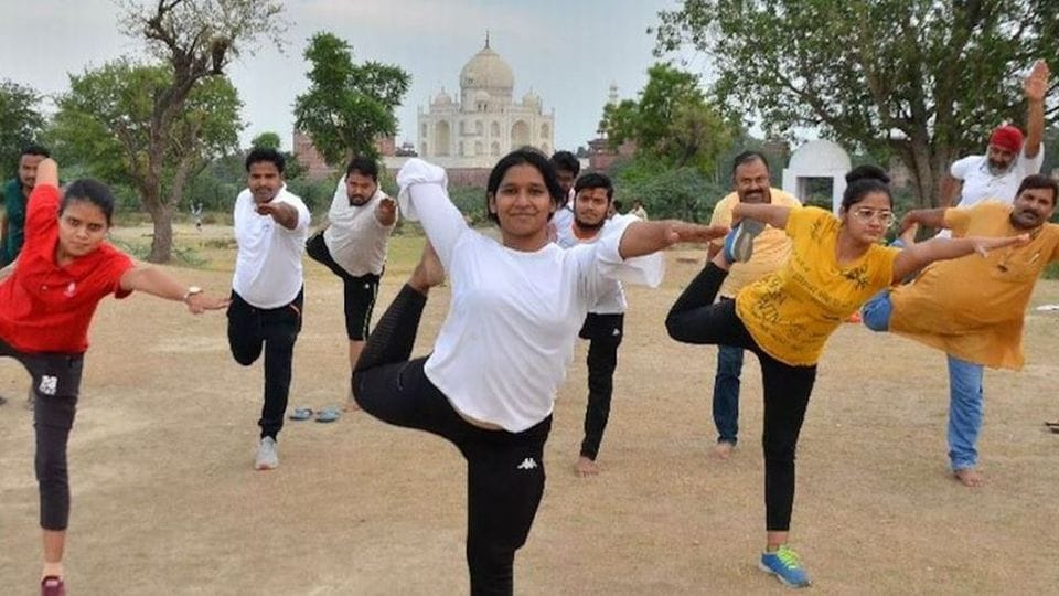 Eight lakh people will do yoga in Agra on International Yoga Day