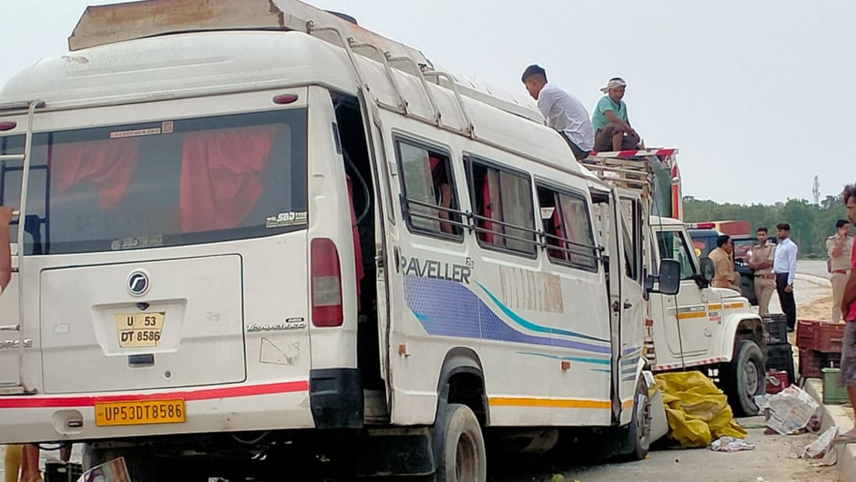 26 injured in an accident in Sultanpur.