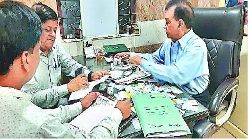 Health Department team sealed KMD Medical Care Center Hospital in Agra