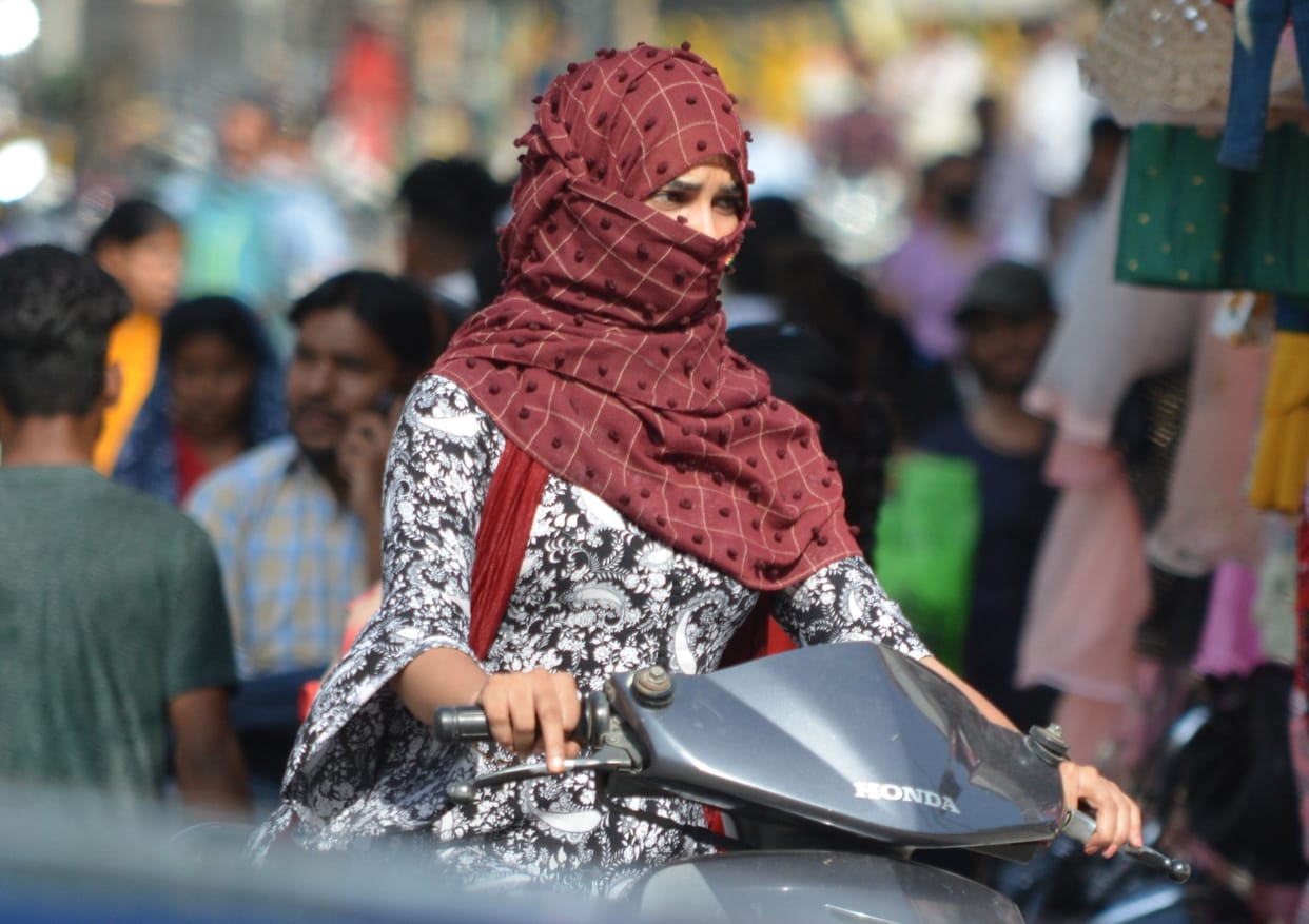 Mercury dropped due to strong wind and clouds, relief from heat