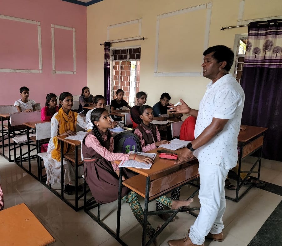 Open council schools, low attendance