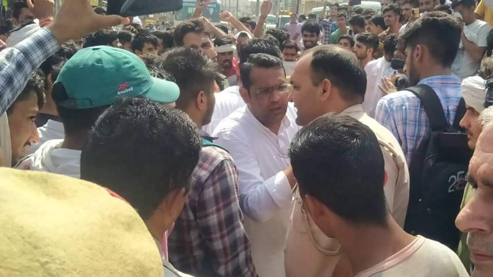 Youth protest against Agnipath scheme in Rewari of Haryana