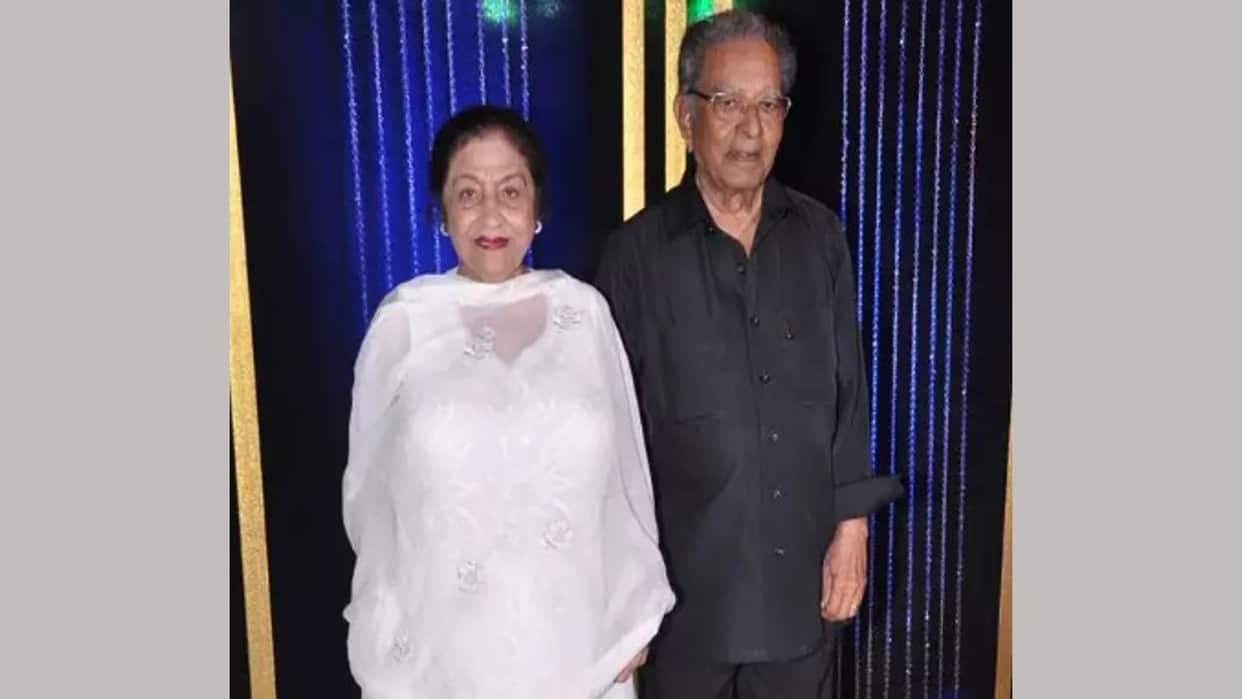 Hrithik Roshan maternal grandmother passes away she was Wife of Producer Director J Om Prakash