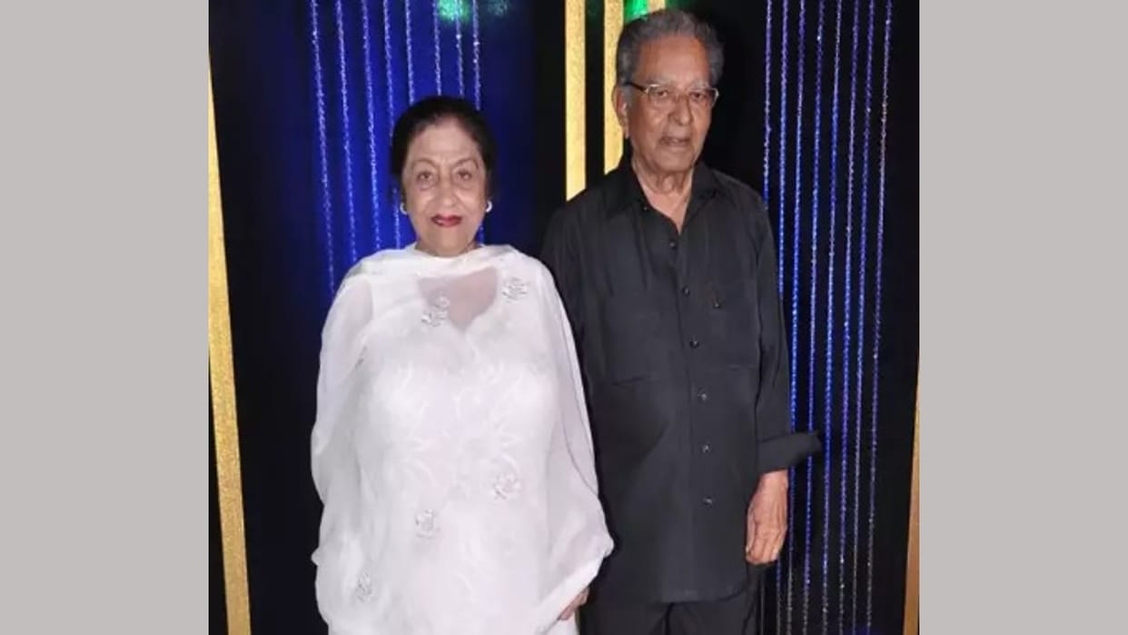 Hrithik Roshan maternal grandmother passes away she was Wife of Producer Director J Om Prakash