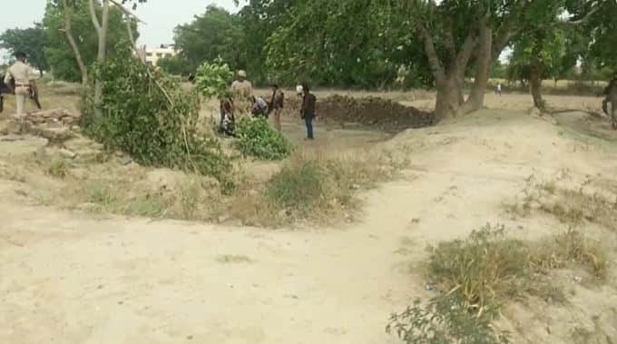Encounter in Mainpuri Traffic on both sides of the road was stopped during the encounter