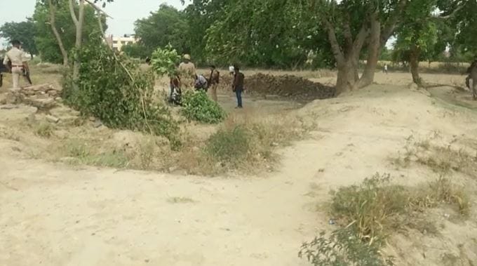 Encounter in Mainpuri Traffic on both sides of the road was stopped during the encounter