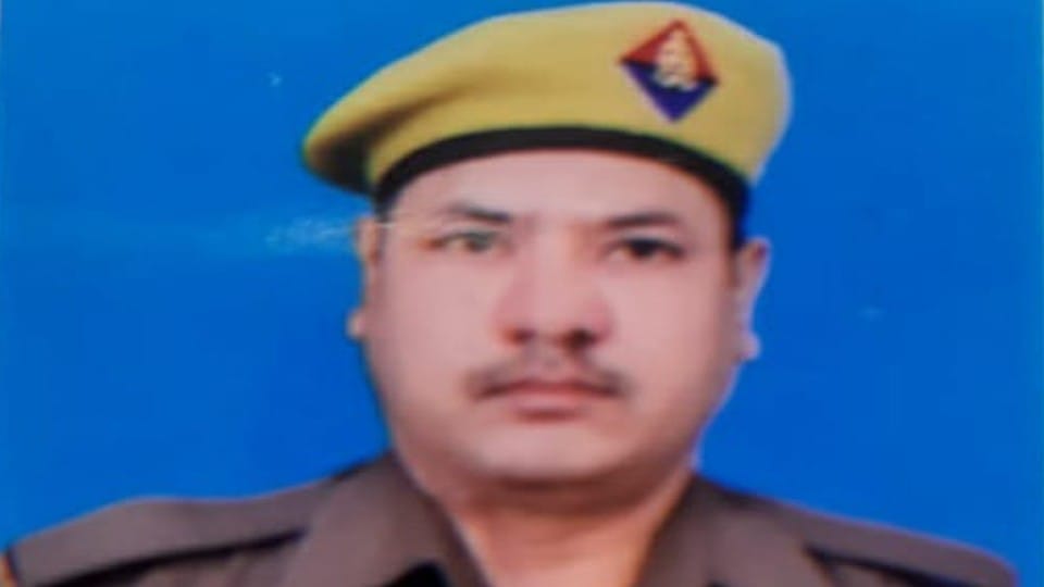Policeman dies after crushed by canter in Mathura