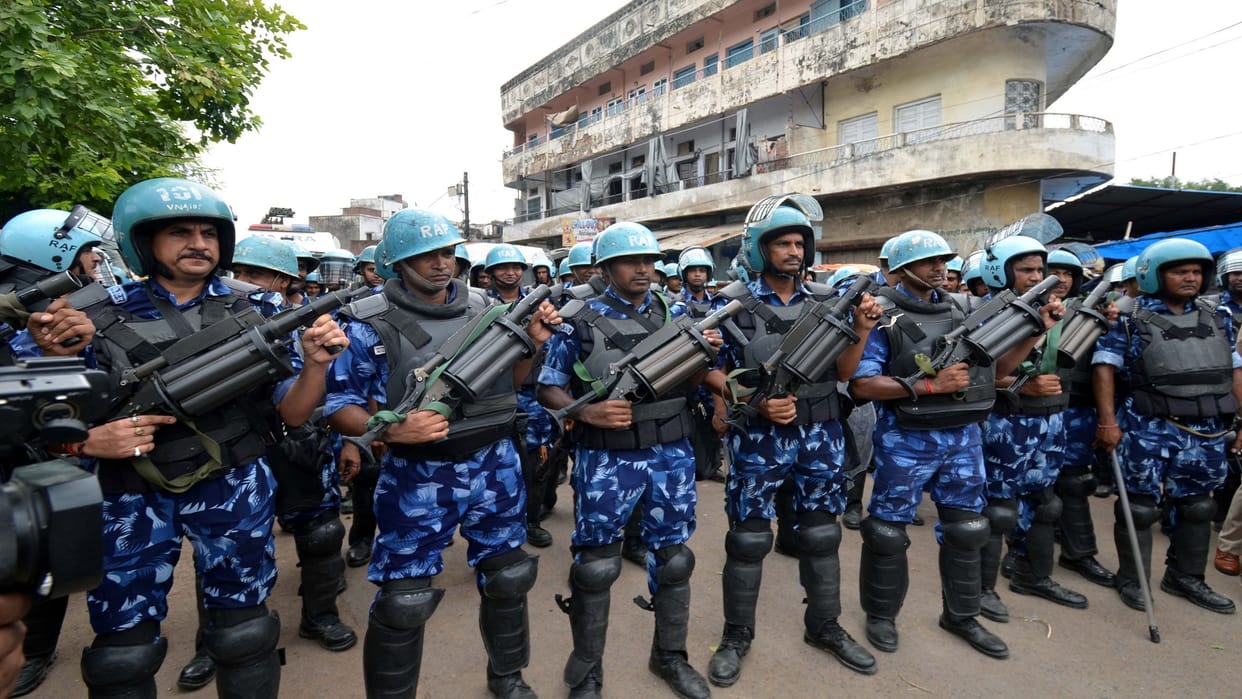 prayagraj violence: First Juma today after the ruckus, force deployed everywhere, flag march