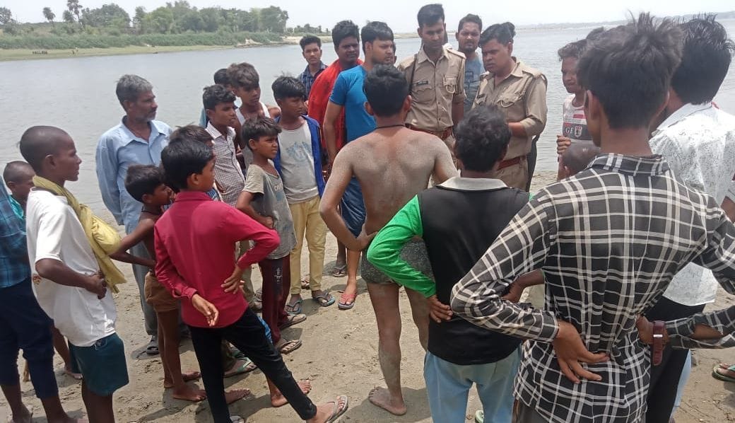 Student who went to bathe in Ganga dies due to drowning in water