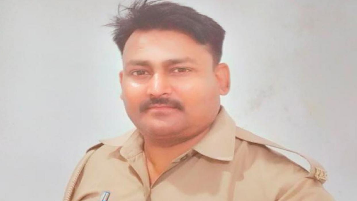 UP Police Constable crushed by cattle smugglers in Kushinagar