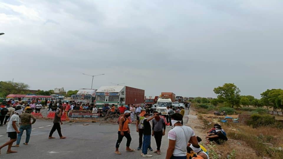 Agnipath Scheme protest Youth Blocked Agra-Delhi Highway protest against Agneepath scheme