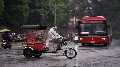 Delhi NCR Weather Update Today 24 March Cloudy Sky Rain Noida Gurgaon Region Yellow Alert By IMD Forecast