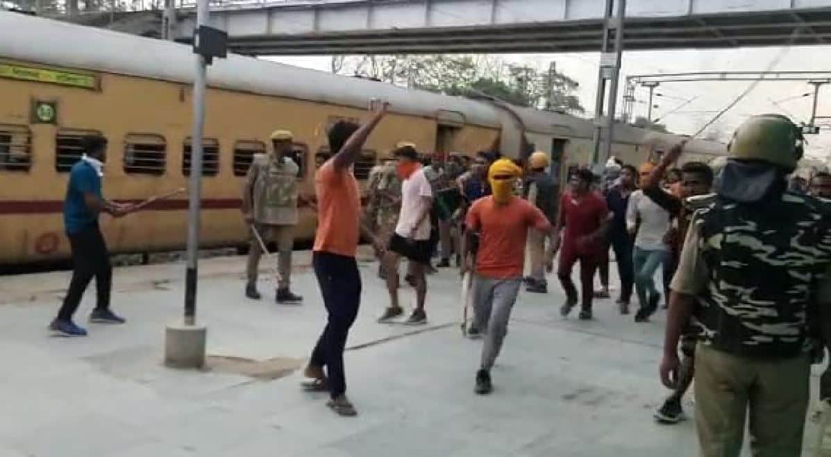 Agneepath Scheme Protest in Ballia Unseen pictures of ruckus train set on fire buses pelted with stones minister Daya shankar singh office