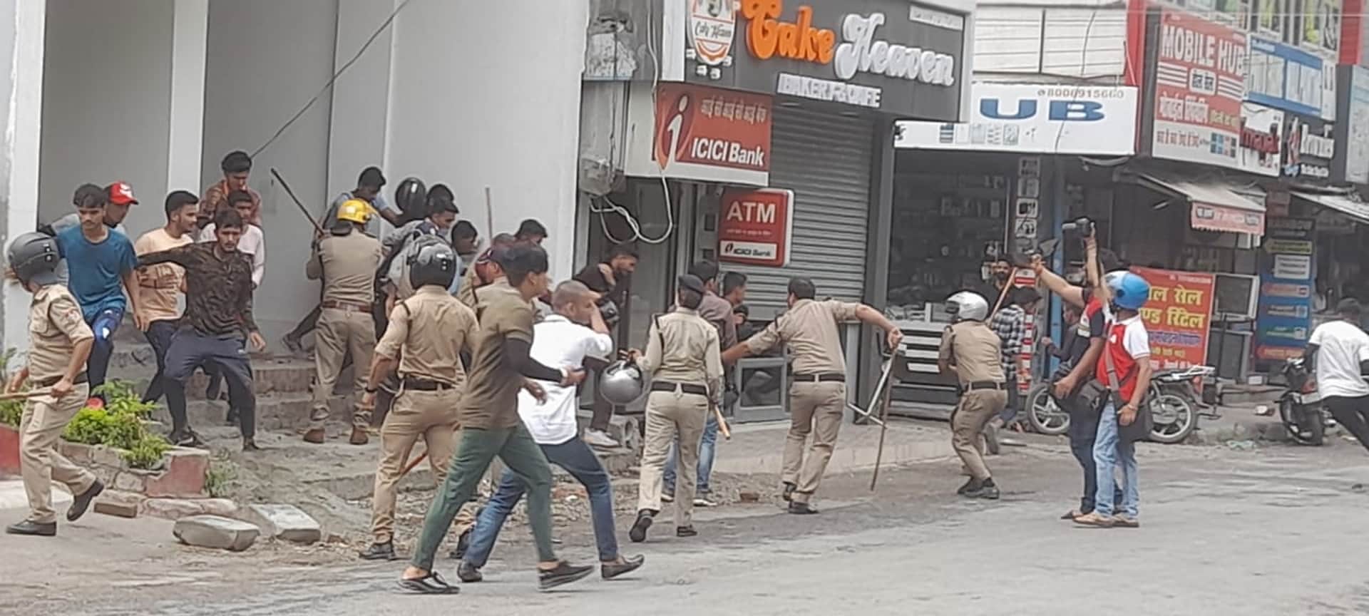 Agneepath Protest in Uttarakhand Haldwani, Police lathi charge on youth, See photos