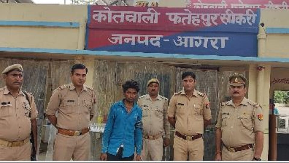 youth was murdered for opposing the growing closeness to woman of family in agra crime news