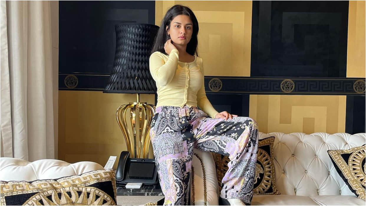 Actress Avneet Kaur Shares Pretty Pic and Her Luxury Life Style on Instagram News in Hindi