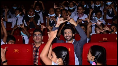 Bhool Bhulaiyaa 2 Kartik Aaryan hosts special screening for NGO kids