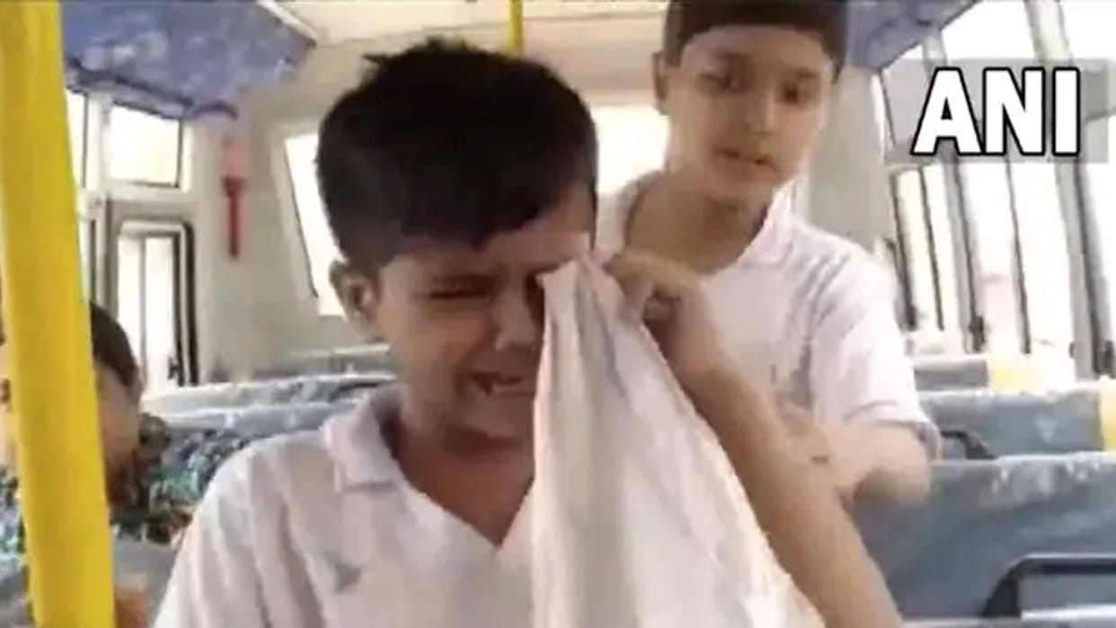 Agnipath Protest Bihar Viral Video of scared school-going boy stuck in anti-Agnipath protest goes viral Latest News Update