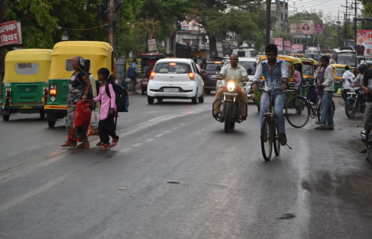 Cloudy and drizzle gave relief from the heat, the mercury dropped