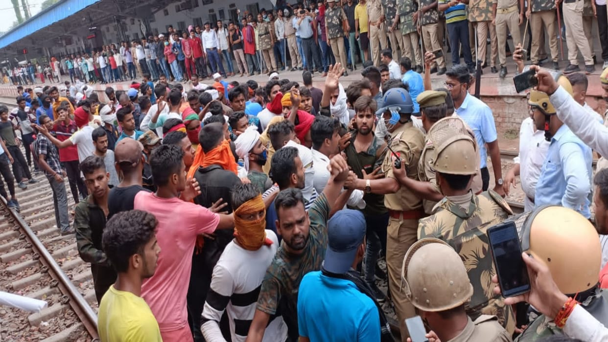 Agneepath Scheme Protest Track jam in Deoria against Agneepath scheme