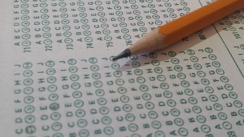 Objective questions opened the luck of the examinees, did not get good marks only