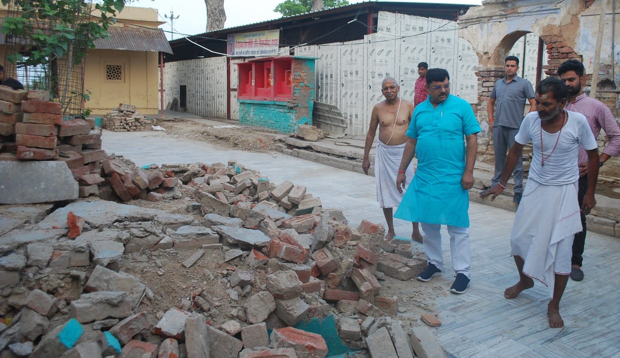 Hathras: The ancient form of the temple should not be tampered with