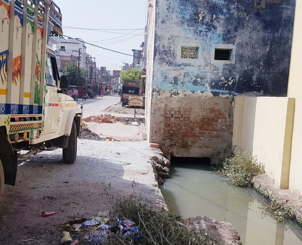 Buildings being built over the drain, the municipality is silent