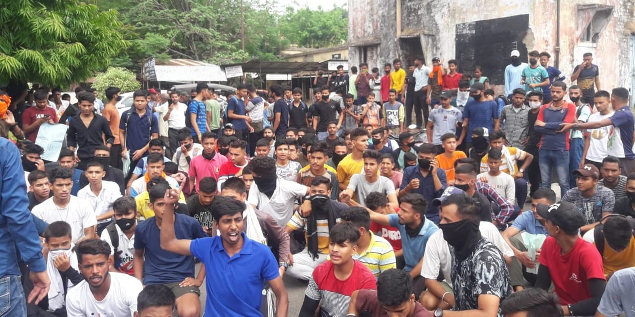 Youth Congress took to the streets in protest against the Agneepath scheme