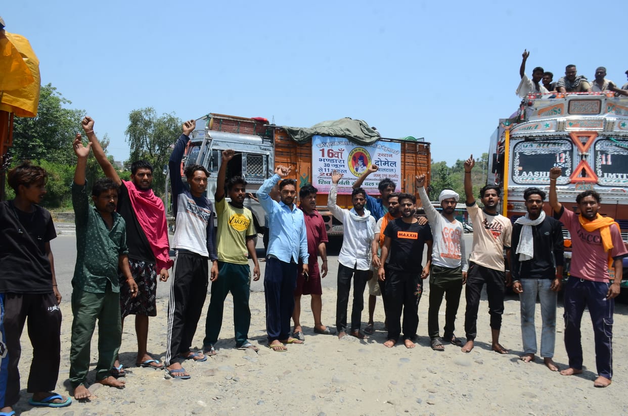 A batch of Baba Barfani's servants reached Jammu and Kashmir