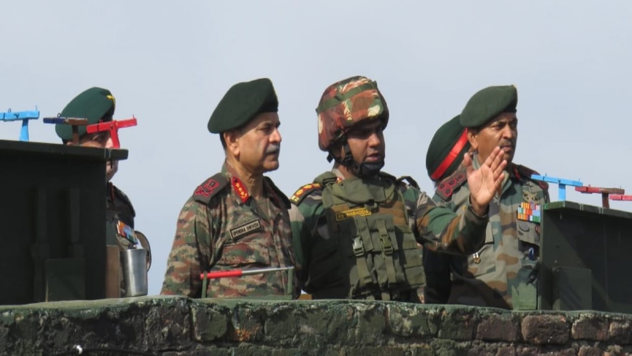 jammu kashmir: Northern Command chief Lt Gen Upendra Dwivedi reached LoC