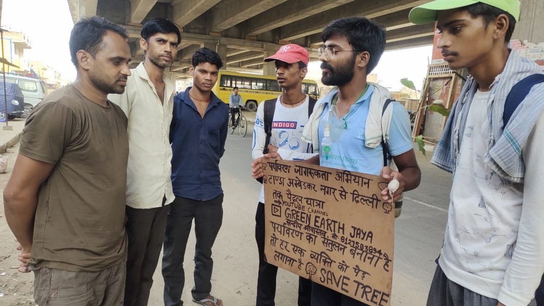 Sandeep went out on foot to awaken the light of environmental protection