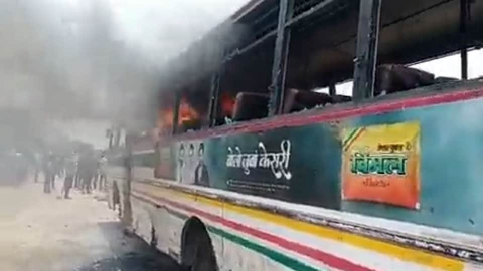 Agneepath Yojana Protest Mathura police arrested 74 accused for Uproar on Yamuna Expressway