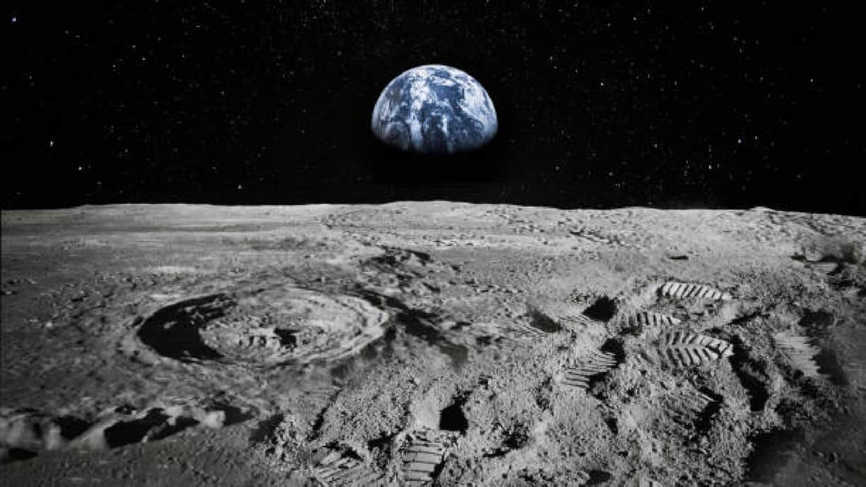 Nasa Discovered Mysterious Rocket Crashes on Moon Made Double Crater All Details News in Hindi
