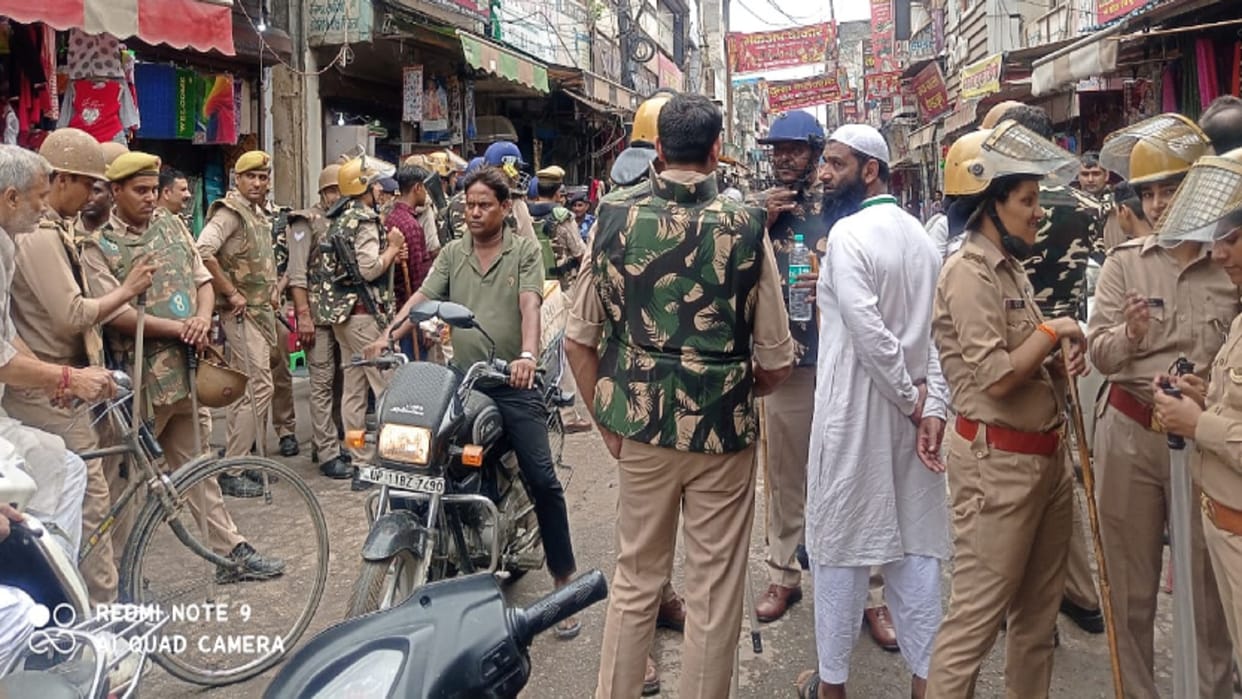 UP News: Friday prayers were held in mosques in the presence of officials in Saharanpur