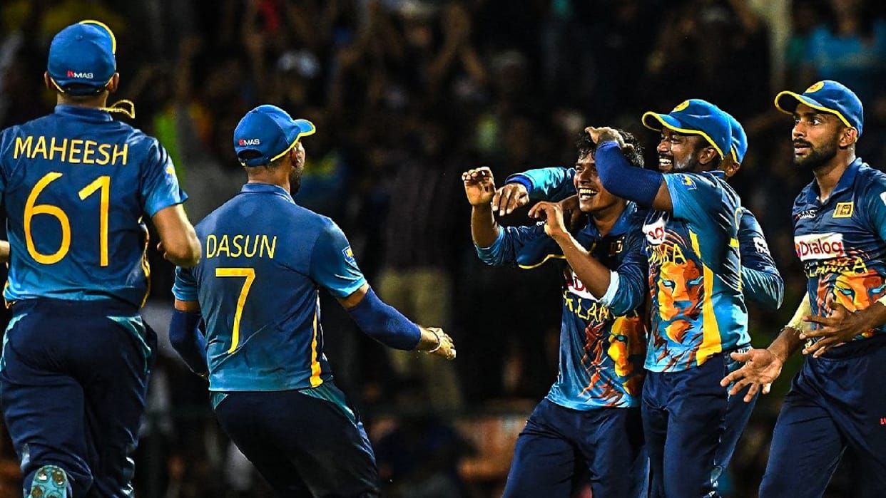 Sri lanka beats Australia in 2nd ODI Match equalls Five Match series