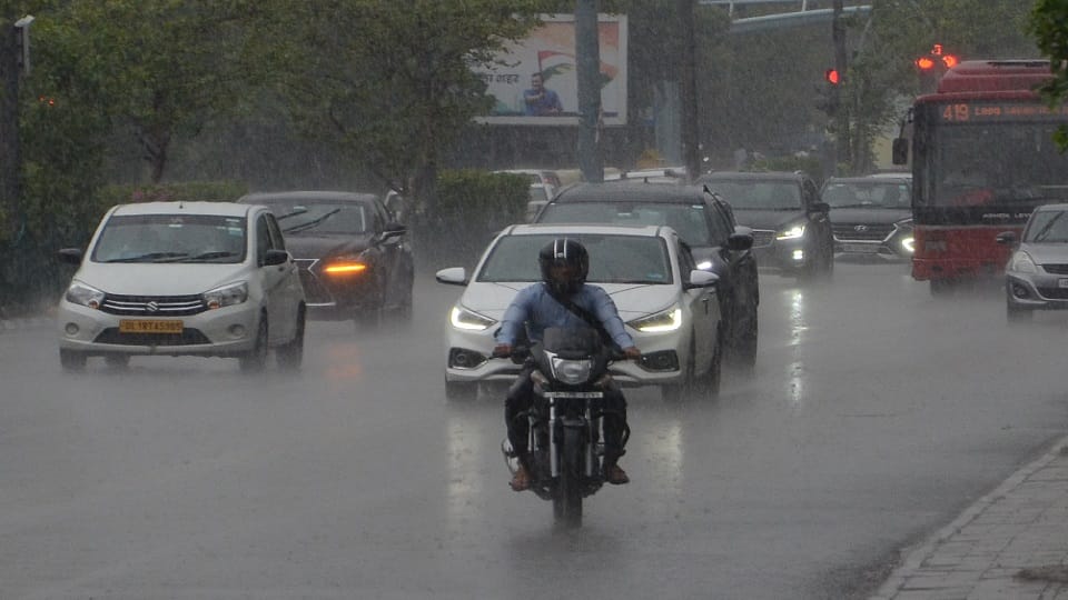 possibility of rain continue in delhi for four days imd issued yellow alert