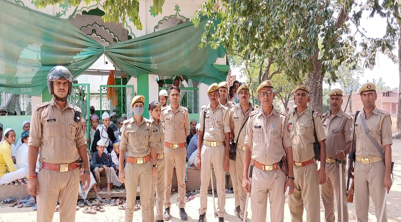 Gyanvapi masjid varanasi juma namaz done peacefully amid ruckus and violence Agneepath yojana see photos