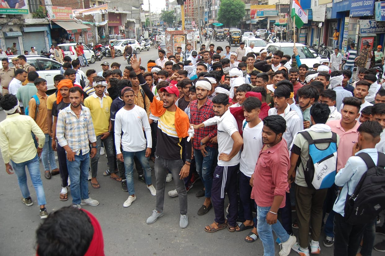 Youth on the streets protesting against 'Agneepath'
