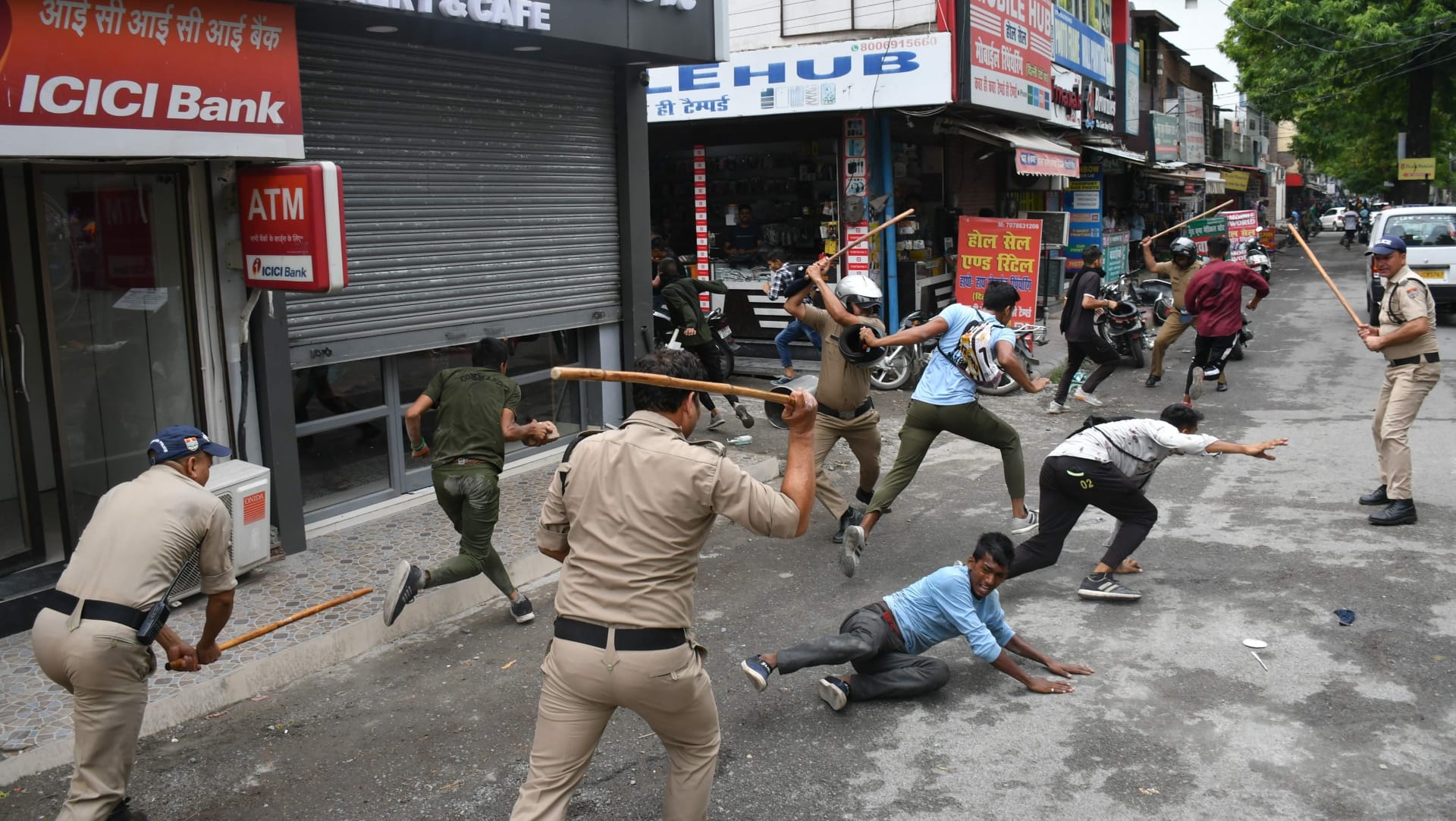 Agnipath Scheme Protest in Uttarakhand, Congress protest against lathi charge on youth in Haldwani, See photos