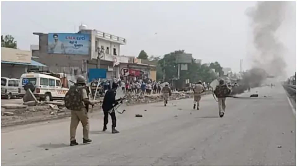 Agnipath Scheme Protest Jaipur-Delhi national highway jammed in Rajasthan, stone pelting and vandalism in six districts
