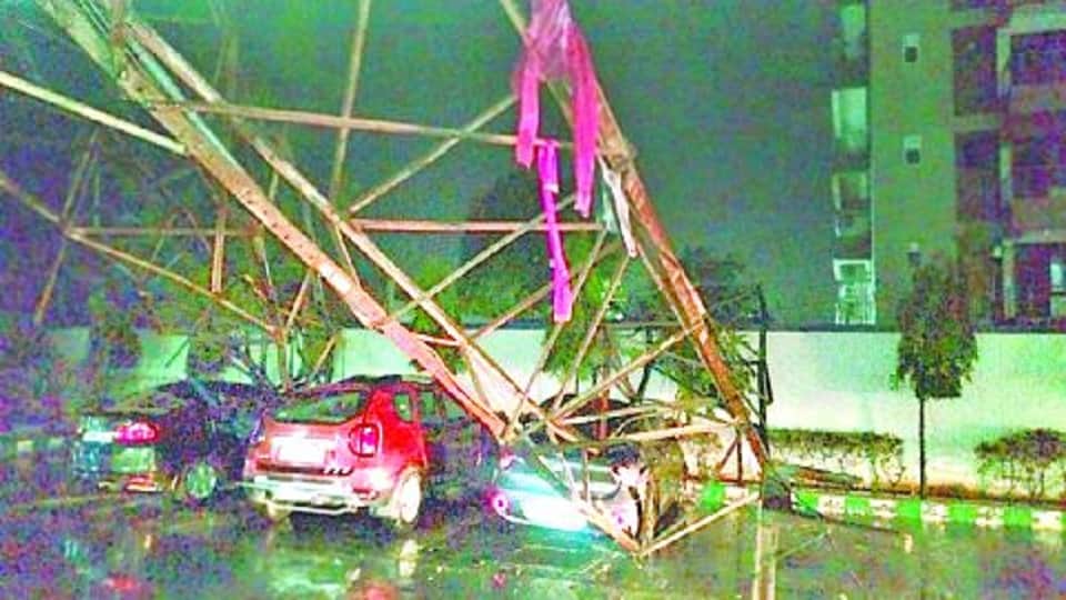 Agra Weather News heavy rain Fall Roads became rivers water entered houses and shops