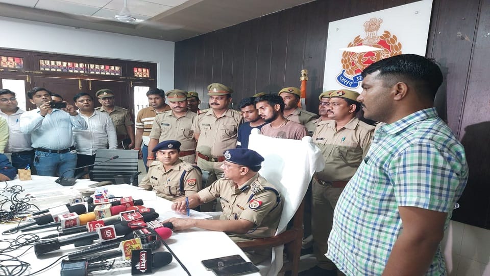 miscreant who robbed 10 lakhs in broad daylight in the shop of Saraf arrested agra crime new 